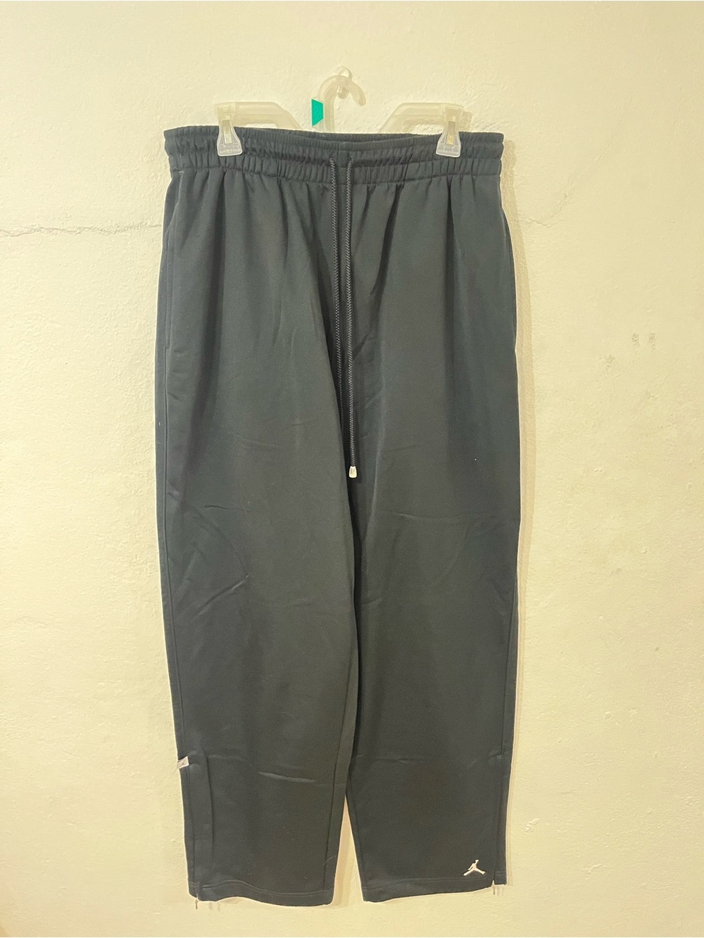 Jordan Men’s Jogger Pants Black Gray Logo Zip Ankles Size L